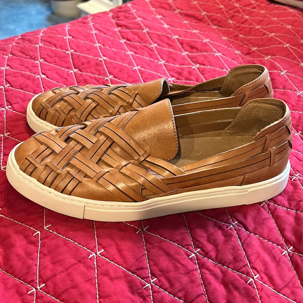 Frye women’s shoes size 8. EUC